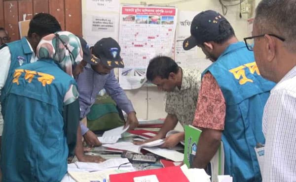 দুদকের অভিযানে ফাঁস বরিশালের দলিল জালিয়াতি