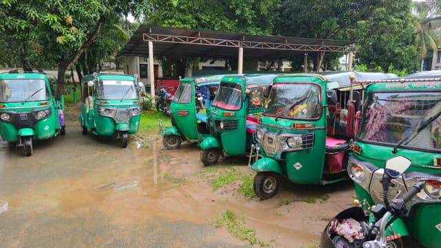 মৌলভীবাজারে চোরাই ৬ সিএনজি উদ্ধার, সুনামগঞ্জে গ্রেপ্তার ১