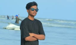 কুয়াকাটায় ঢেউয়ের টানে নিখোঁজ খুলনার কিশোর