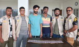 বরিশালে গোয়েন্দা পুলিশের অভিযানে ধরা জালনোট কারবারী