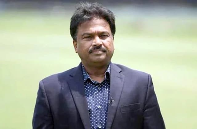 পদ হারিয়ে ভোরে দেশ ছেড়েছেন ফারুক আহমেদ ! 