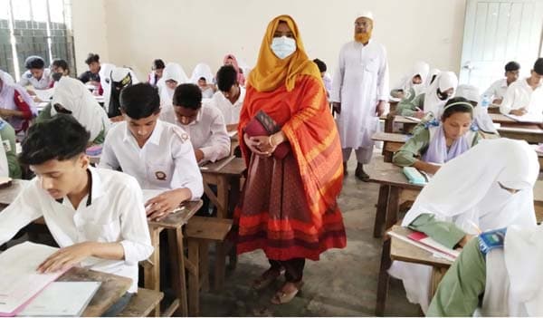 ধামইরহাটে এসএসসি পরীক্ষার প্রথম দিনে ১১ জন অনুপস্থিত