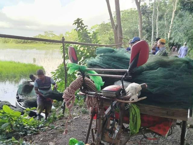 কালকিনিতে অবৈধ চায়না দুয়ারী জব্দ ও ধ্বংস