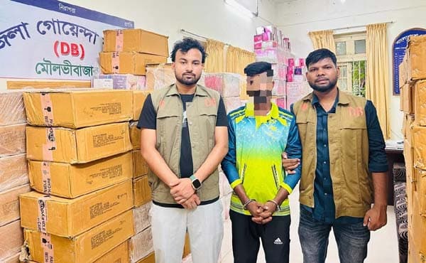 মৌলভীবাজারে ভাঙারি ব্যবসার আড়ালে চোরাই পণ্য পাচারের চেষ্টা