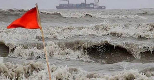    বজ্রসহ বৃষ্টির সম্ভাবনা, ৪ নদীবন্দরে সতর্কতা 
