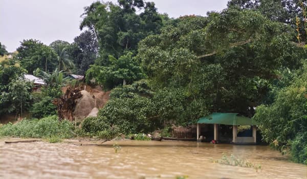 মহালছড়িতে পানিবন্দি জনজীবন, বন্ধ যোগাযোগ