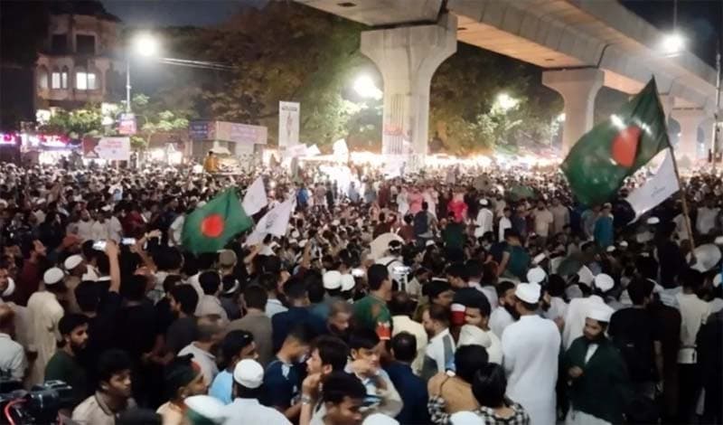 আ.লীগ নিষিদ্ধের দাবিতে উত্তাল শাহবাগ চত্বর ‘আজাদী আজাদী’ ধ্বনি 