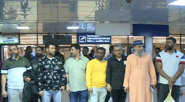সৌদি আরব থেকে দেশে ফিরলেন গ্রেফতার ১০ প্রবাসী