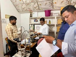 রামগড়ে ভূয়া চক্ষু চিকিৎসককে মোবাইল কোর্টে অর্থদণ্ড