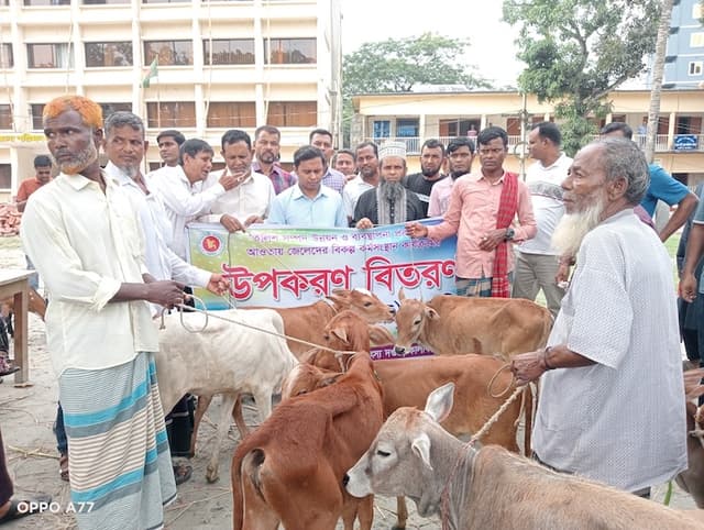 বিকল্প কর্মসংস্থানে জেলেদের পাশে কালকিনি প্রশাসন