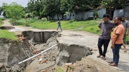 গোয়ালন্দে বর্ষার ক্ষতিগ্রস্ত রাস্তা পরিদর্শনে উপজেলা প্রকৌশলী