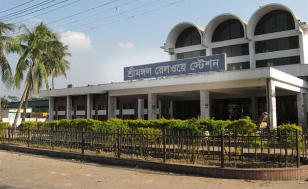 শ্রীমঙ্গলে ট্রেনের টিকিট সংকট: পর্যটন ব্যাহত, যাত্রীরা অসন্তুষ্ট