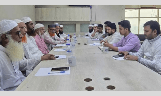 আওয়ামী লীগের বিচার প্রশ্নে একমত হেফাজত ও এনসিপি