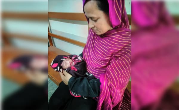ঝিনাইদহে ঈদের ছুটিতে মা ও শিশু কল্যাণ কেন্দ্রের সেবা অব্যাহত, খুশি নারীরা