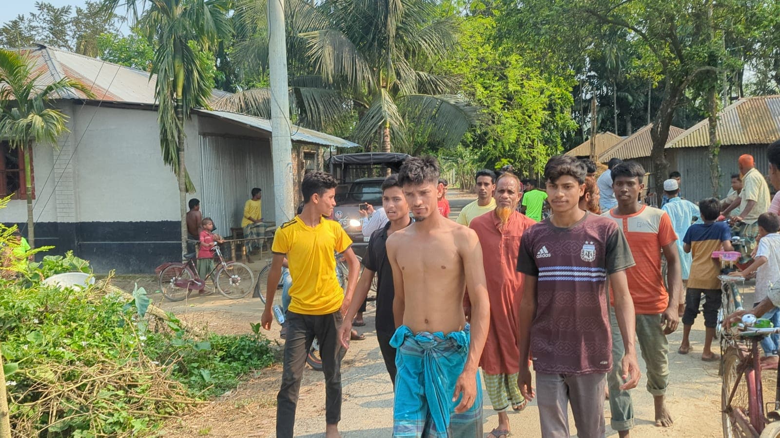 বিএসএফ'র গুলিতে লালমনিরহাটে যুবক আহত
