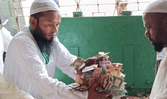 বিপুল পরিমাণ টাকা ও অলংকার পাওয়া গেলো পাগলা মসজিদে
