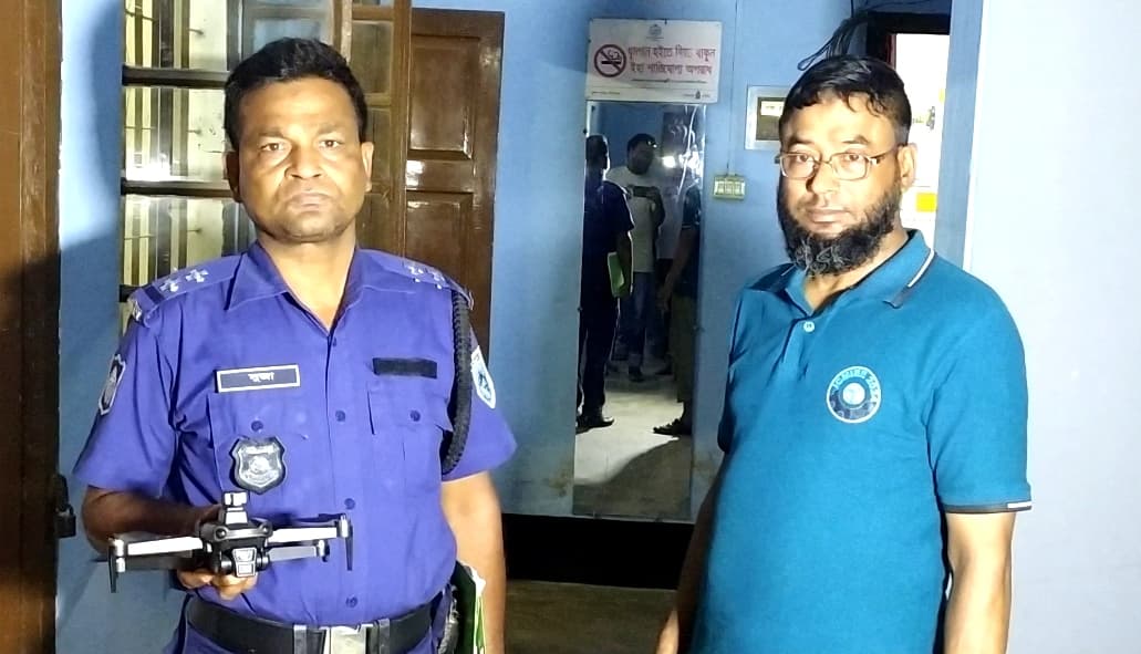 হিলি সীমান্তে উদ্ধার হলো সচল ড্রোন ক্যামেরা