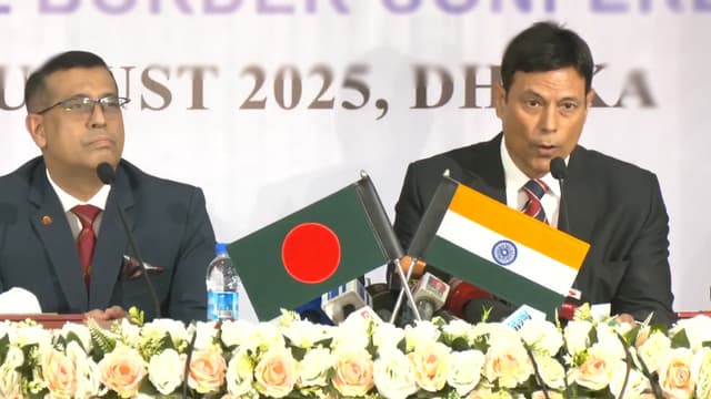 সীমান্তে পুশব্যাকের অভিযোগ ভিত্তিহীন,তাঁরা স্বেচ্ছায় এসেছেন- বিএসএফ