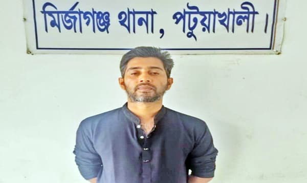 মির্জাগঞ্জে নিষিদ্ধ ঘোষিত সাবেক ছাত্রলীগ নেতা গ্রেফতার 