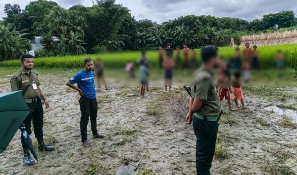 গোয়ালন্দে মরা পদ্মায় অবৈধ ড্রেজিং অভিযান, ২ মেশিন ধ্বংস