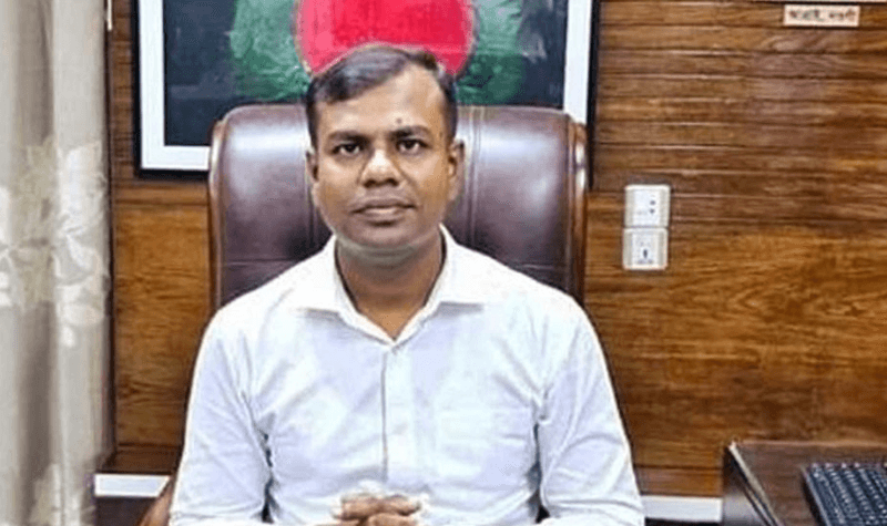 অনুমতি ছাড়া জমি কেনায় শাস্তির মুখে আত্রাইয়ের ইউএনও কামাল
