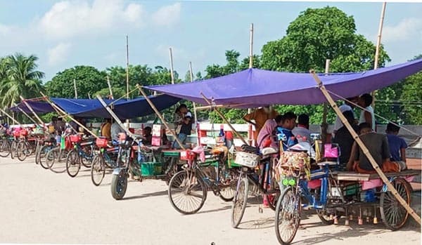 বয়তুল্ল্যাহ সেতুতে অবৈধ ভ্যান পার্কিংয়ে ভোগান্তি, দুর্ঘটনার শঙ্কা বাড়ছে