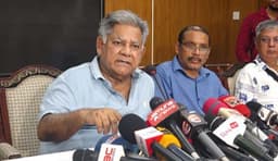 কুয়াকাটা নয়, বরিশাল পর্যন্ত রেলপথের পরিকল্পনা সরকারের: নৌ উপদেষ্টা 