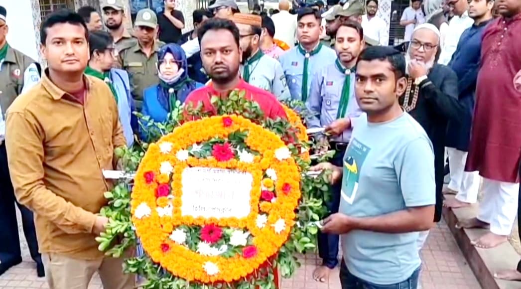 "মহান স্বাধীনতা দিবসে হিলি প্রেসক্লাবের শহীদ মিনারে শ্রদ্ধাঞ্জলি"
