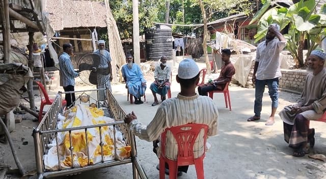 "লাইলাতুল কদরে মসজিদে নামাজরত অবস্থায় নব্বুই বছরের মুসল্লির ইন্তেকাল"