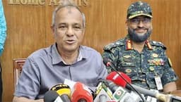 অভ্যুত্থানে লুট হওয়া পুলিশের অস্ত্র উদ্ধারে তথ্যদাতা পাবে পুরস্কার