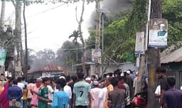 ধর্ম অবমাননা ইস্যুতে হোমনায় মাজারে অগ্নিসংযোগ