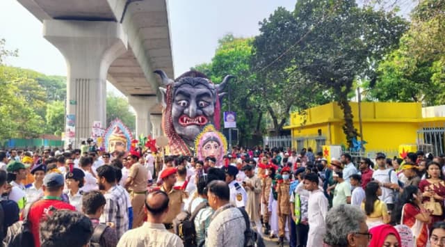 চারুকলা থেকে বের হয়েছে ‘বর্ষবরণ আনন্দ শোভাযাত্রা’, অংশ নিয়েছে ২৮টি জাতিগোষ্ঠী
