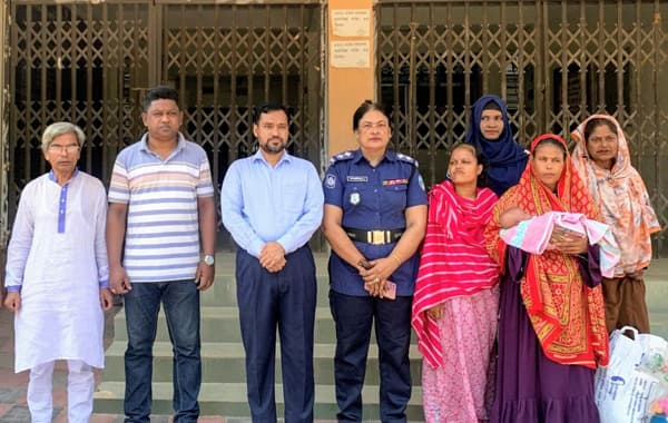 দেবীদ্বারে পাগলী ও তার নবজাতক সন্তানের ঠিকানা হলো সরকারি আশ্রয়কেন্দ্রে