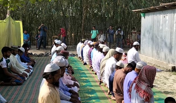 সৌদি আরবের সাথে মিল রেখে ভূরুঙ্গামারীতে ঈদ উদযাপন
