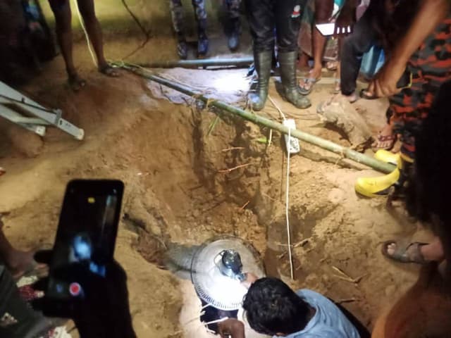 সেফটিক ট্যাংকে মানিব্যাগ তুলতে গিয়ে যুবকের মর্মান্তিক মৃত্যু