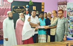 আত্রাইয়ে নামাজে উৎসাহে শিক্ষার্থীদের জায়নামাজ উপহার