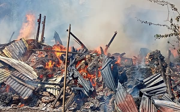 পিরোজপুরে ভয়াবহ অগ্নিকাণ্ডে ২০ লাখ টাকার ক্ষতি