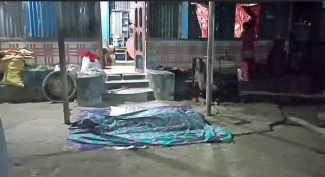 নোয়াখালীতে দাম্পত্য কলহে স্বামী-স্ত্রীর বিষপান, স্ত্রীর মৃত্যু
