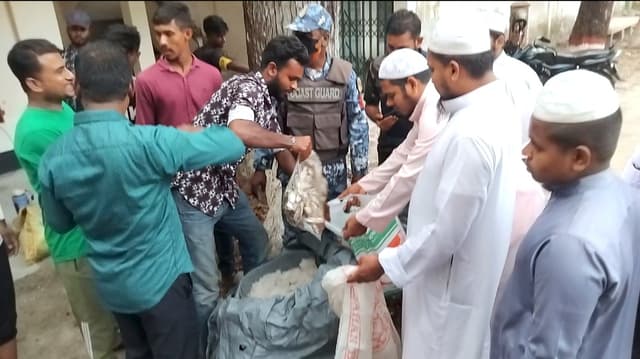 মেঘনায় অভিযান: হিজলায় গলদা রেণু ও জাটকা জব্দ