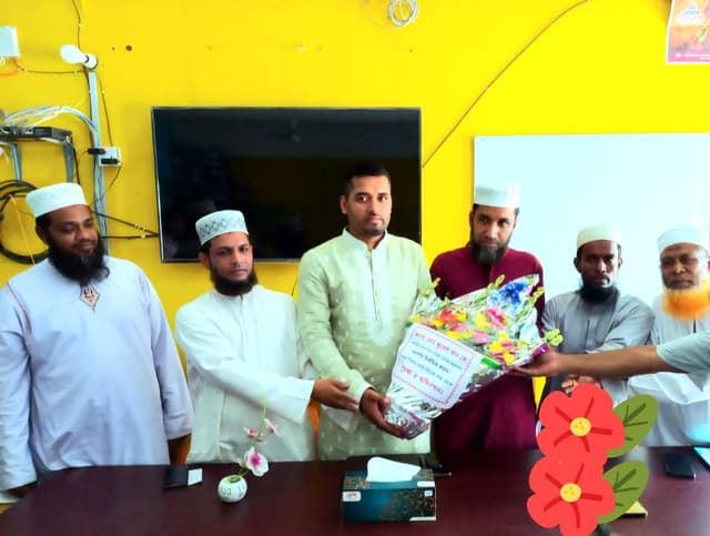 হিজলায় কাউরিয়া কেরামতিয়া রাবেয়া দাখিল মাদ্রাসার নবগঠিত কমিটিকে সংবর্ধনা