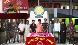 টেকনাফে ত্রি-দেশীয় নেটওয়ার্কে চলে মানবপাচার, আটক ১২