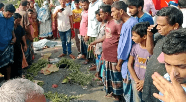 পাথরঘাটায় বাস-মোটরসাইকেল সংঘর্ষে তিন ভাই নিহত