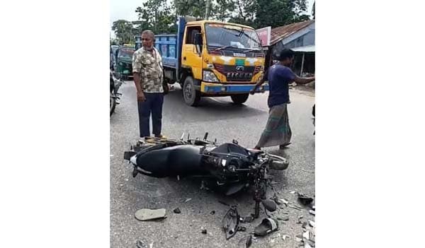 নোয়াখালীর বেগমগঞ্জে ট্রাকের ধাক্কায় প্রাণ গেল দুই তরুণের