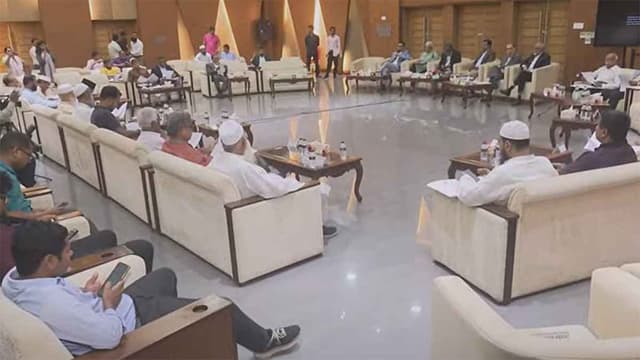 জুলাই সনদ বাস্তবায়ন নিয়ে আজ রাজনৈতিক দলগুলোর সঙ্গে বৈঠক