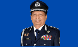 সাবেক আইজিপি মজুদ করেছেন ভোটে অনিয়মের অভিযোগ