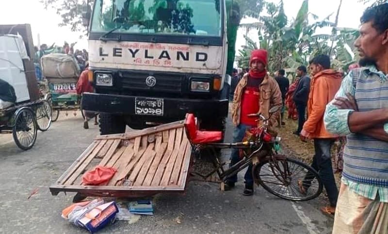 যশোরে ট্রাক কেড়ে নিল ৩ তাজা প্রাণ