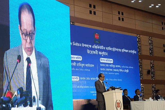 যেকোনো মূল্যে ভোট কেন্দ্রের আইনশৃঙ্খলা পরিস্থিতি ঠিক রাখতে হবে