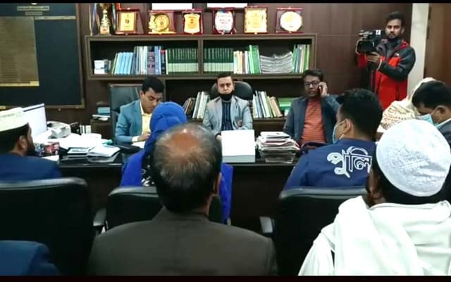 হিলিতে করোনা ভাইরাস সংক্রমন ও প্রতিরোধ কমিটির সভা