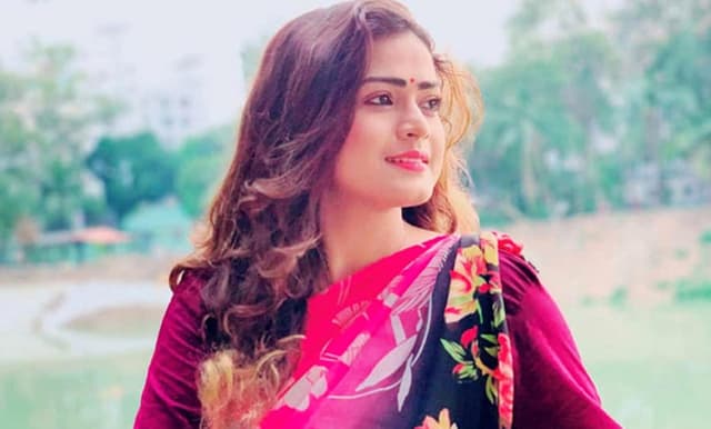 সড়ক দুর্ঘটনায় মারা গেছেন অভিনেত্রী আশা