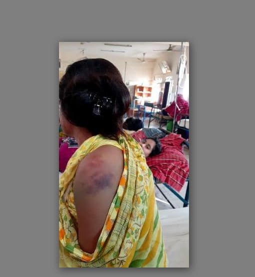 নেছারাবাদে তুচ্ছ বিষয় নিয়ে কলেজ ছাত্রীকে বেদম প্রহারের অভিযোগ